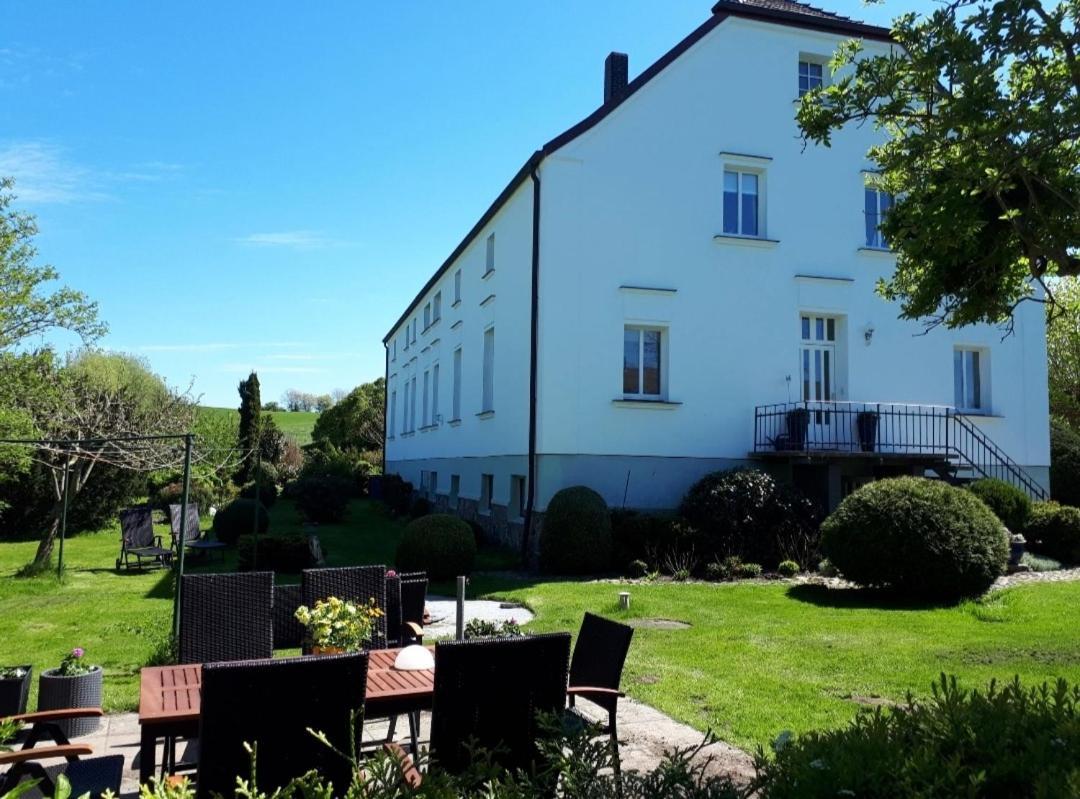 Altes Bauernhaus Im Gruenen Steffenshagen Экстерьер фото